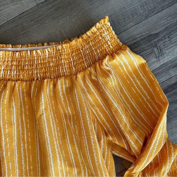 Rue 21 yellow striped off the shoulder loose top size 2X - Picture 2 of 5